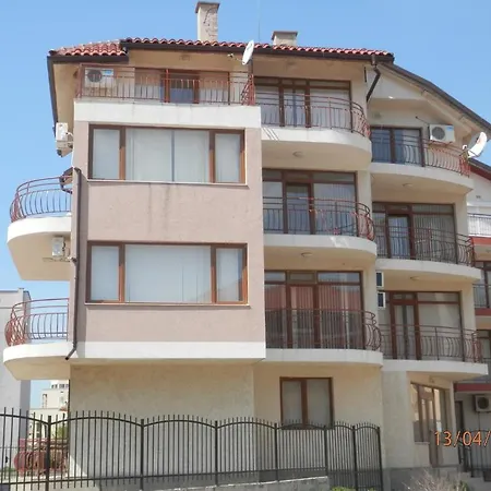 Deva Apartment *